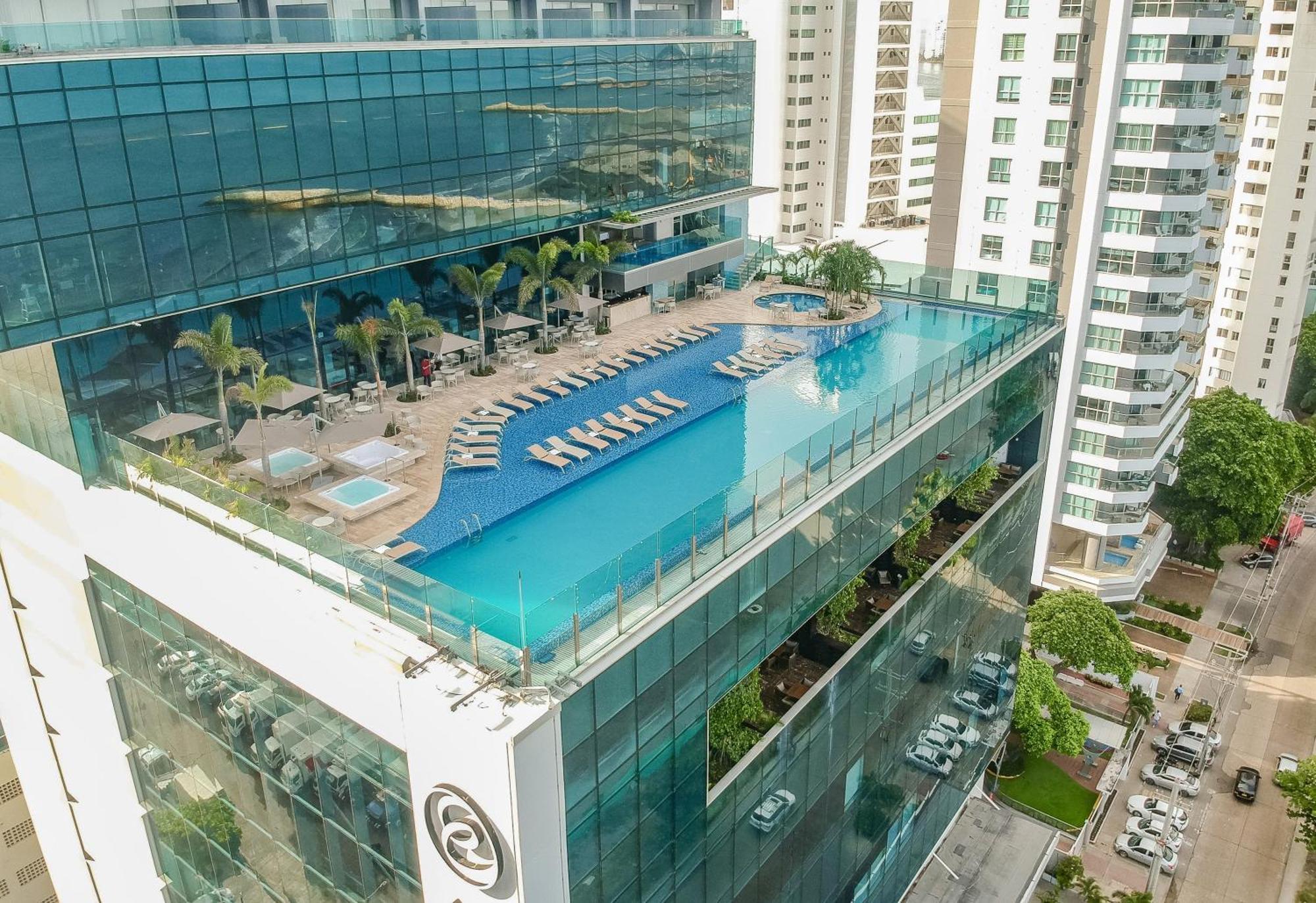 Estelar Cartagena De Indias Hotel Y Centro De Convenciones Dış mekan fotoğraf Hotel's rooftop pool